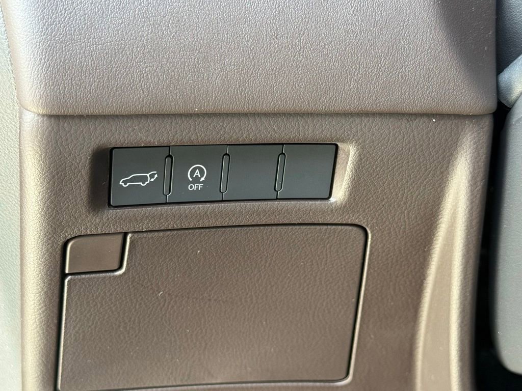 Used 2024 Lexus LX 600 4WD w/ Luxury Package image 29