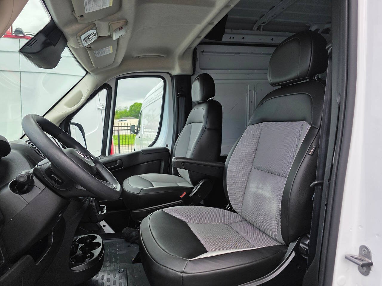 Used 2025 RAM ProMaster 3500 w/ Convenience Group FWD image 10