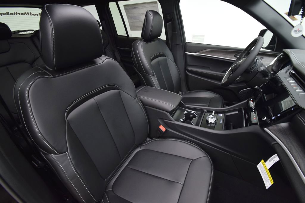 New 2026 Jeep Grand Cherokee Limited w/ Limited Altitude Package image 19