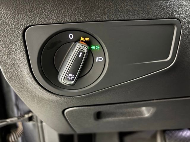 Used 2022 Volkswagen Tiguan SE image 28