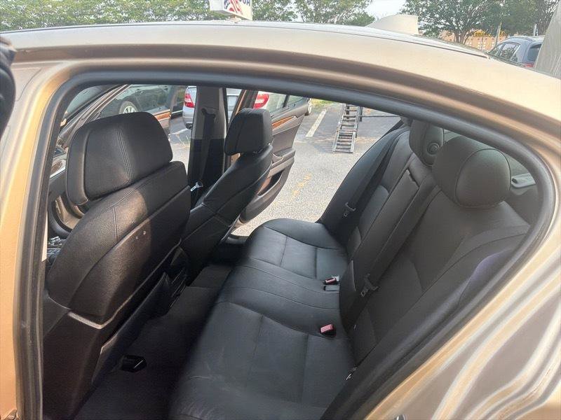 Used 2011 BMW 528i Sedan RWD image 12