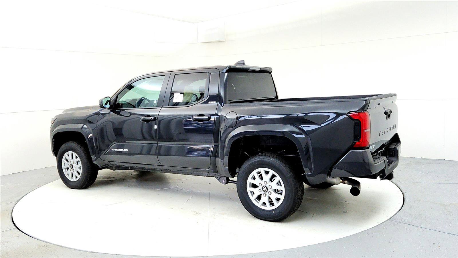 New 2026 Toyota Tacoma SR5 RWD image 4