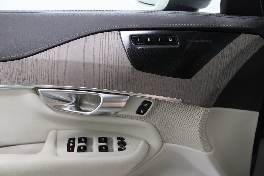 Used 2022 Volvo XC90 T8 Inscription w/ Advanced Package AWD/4WD image 39