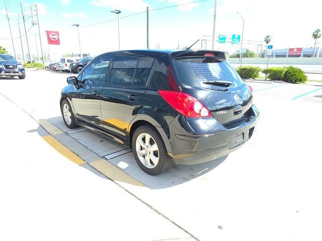 Used 2011 Nissan Versa SL w/ Premium Pkg image 6