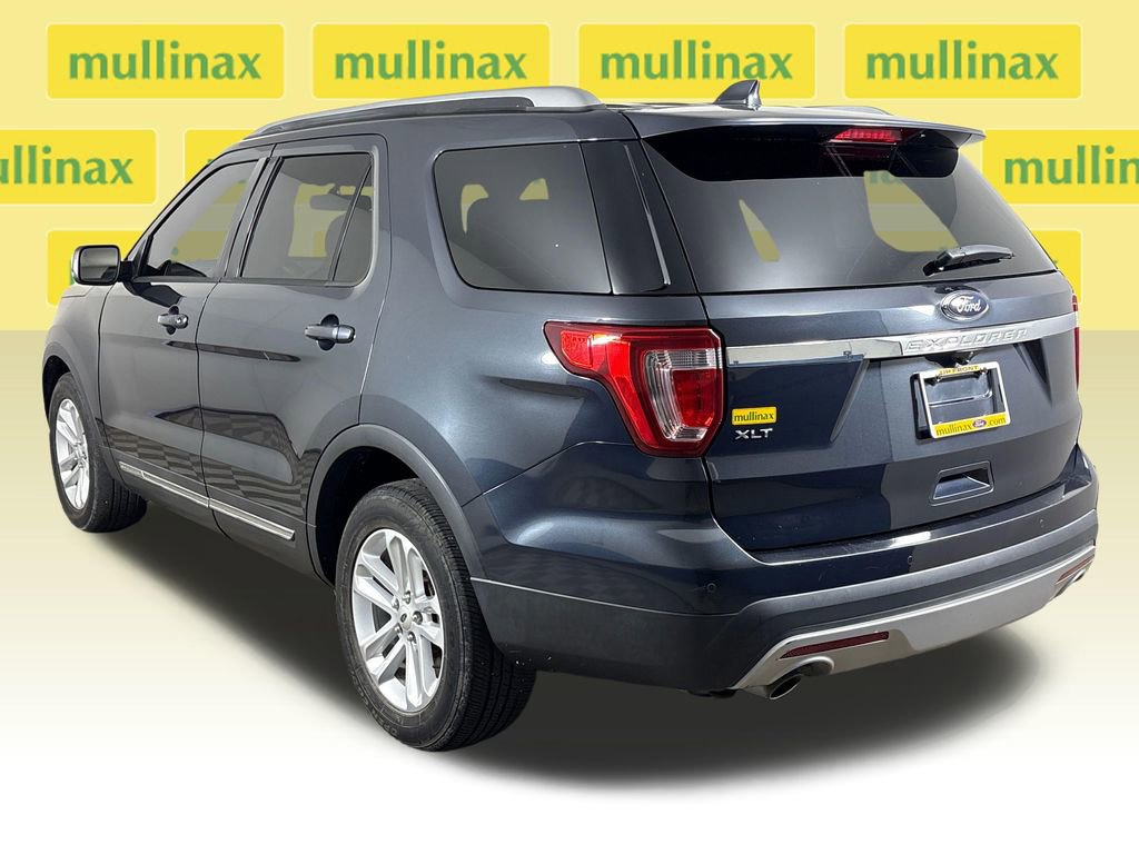 Used 2017 Ford Explorer XLT w/ Equipment Group 202A FWD image 9