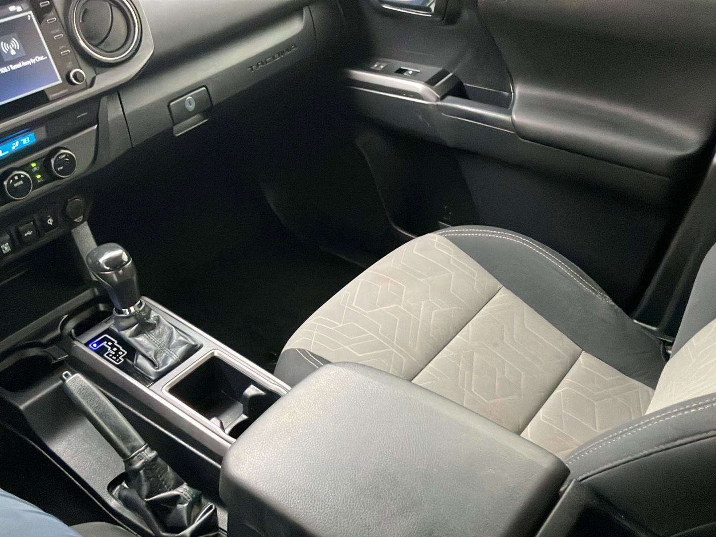 Used 2023 Toyota Tacoma TRD Off-Road w/ Technology Package image 19