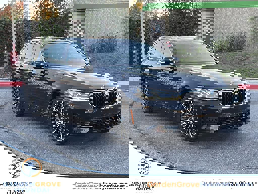 Used 2023 BMW 530e xDrive image 1