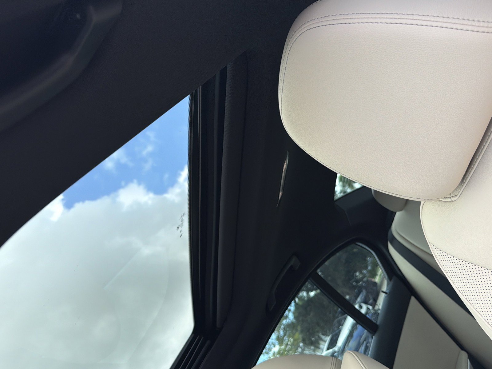 New 2026 BMW 330i xDrive Sedan w/ Premium Package AWD/4WD image 38