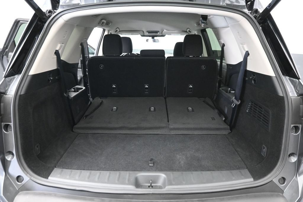 Used 2025 Nissan Pathfinder SV AWD/4WD image 31