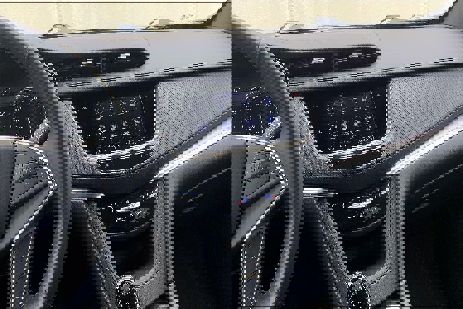 Certified 2025 Cadillac XT5 Luxury image 6