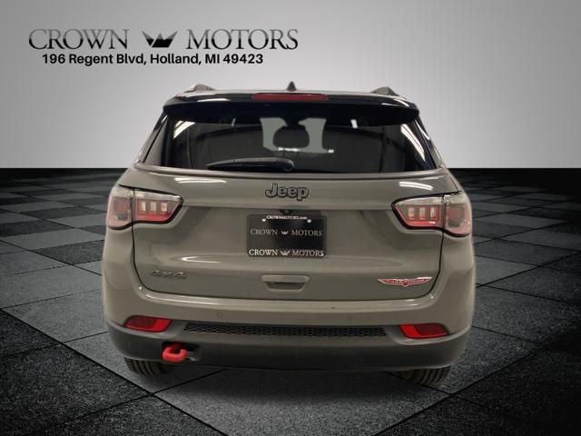Used 2021 Jeep Compass Trailhawk AWD/4WD image 5