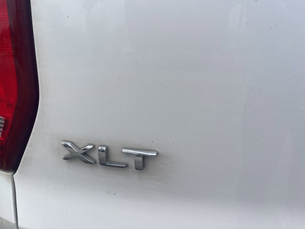 Used 2019 Ford Explorer XLT w/ Equipment Group 202A image 6