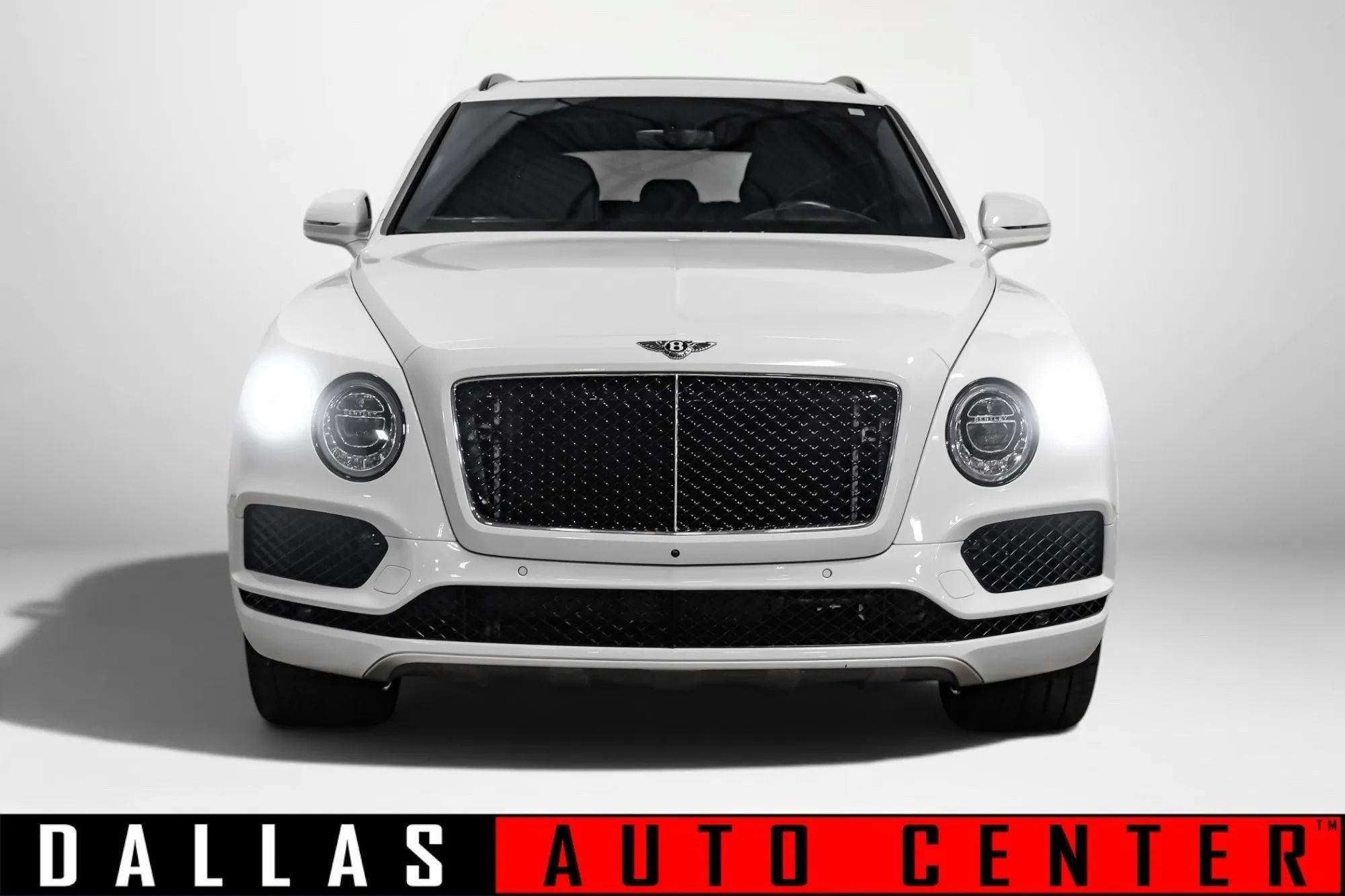 Used 2019 Bentley Bentayga AWD/4WD image 2