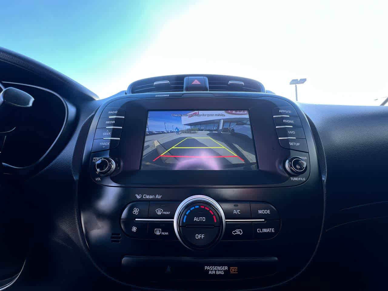 Used 2018 Kia Soul + FWD image 17