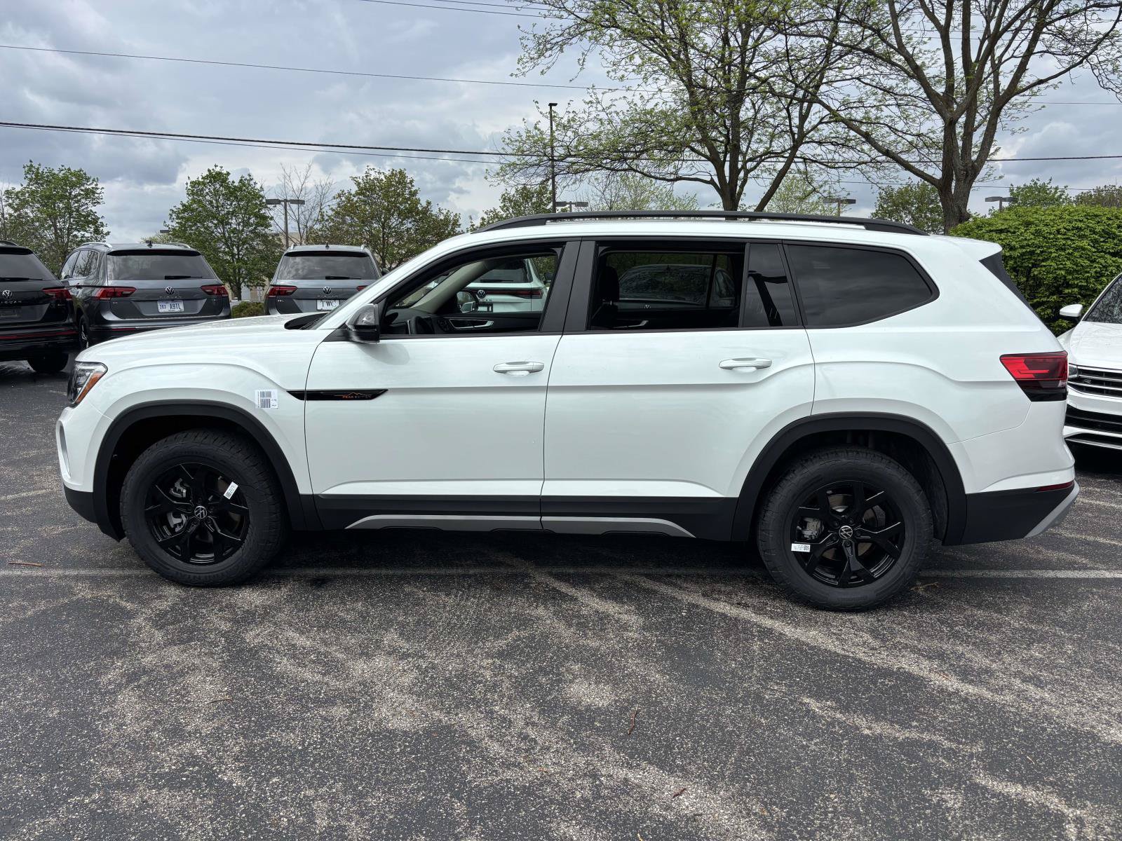 New 2026 Volkswagen Atlas Peak Edition AWD/4WD image 8