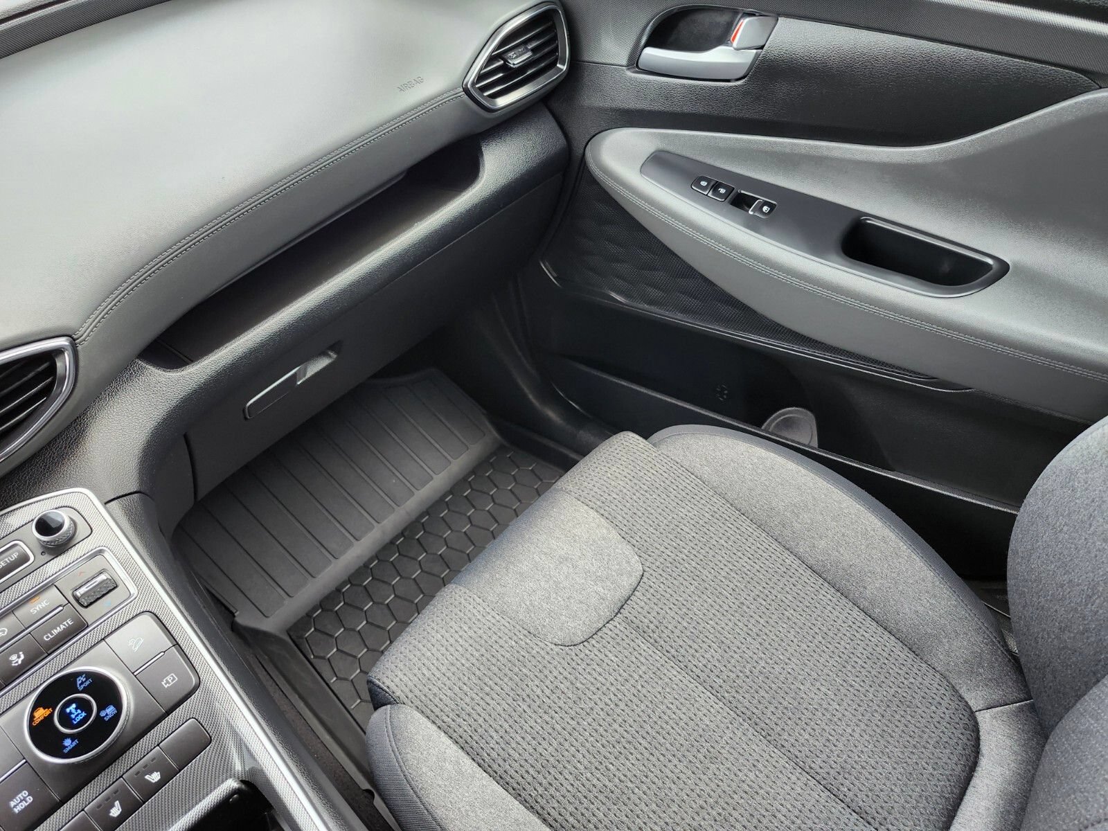 Certified 2023 Hyundai Santa Fe SEL AWD/4WD image 15