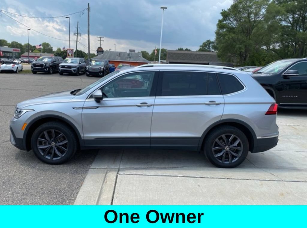 Used 2023 Volkswagen Tiguan SE w/ Panoramic Sunroof Package