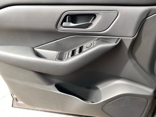 New 2026 Nissan Rogue S image 13