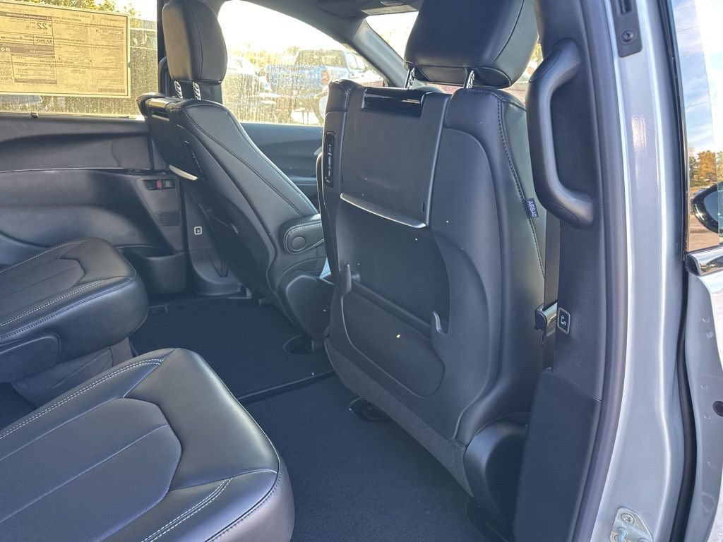 New 2026 Chrysler Pacifica Select FWD image 47