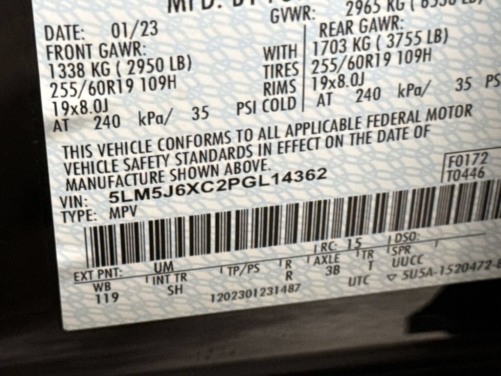 Used 2023 Lincoln Aviator AWD image 28