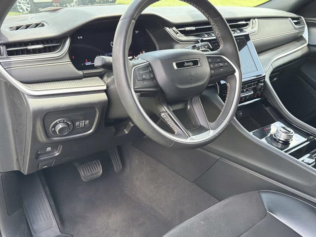 Used 2023 Jeep Grand Cherokee Altitude AWD/4WD image 19