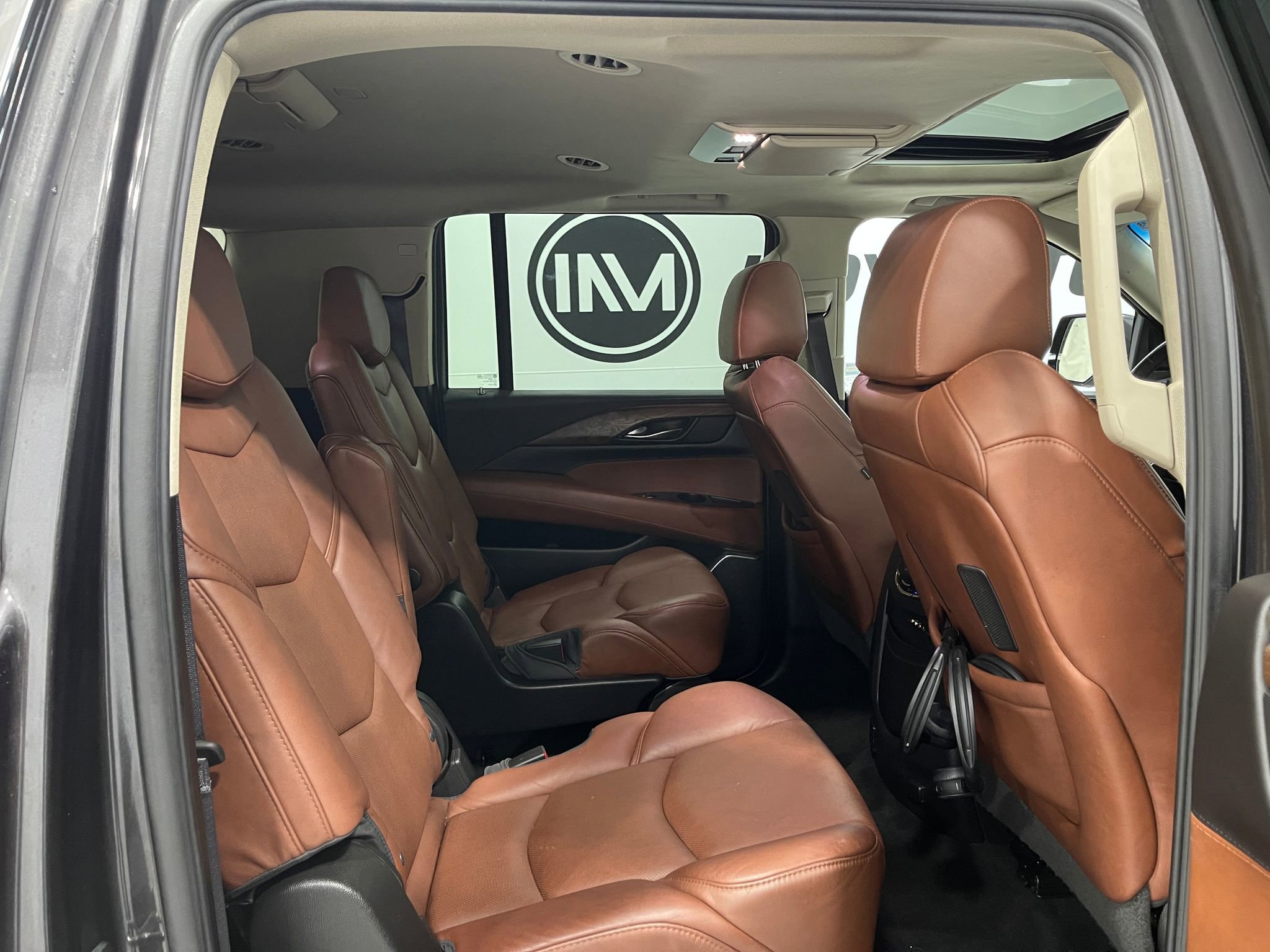 Used 2016 Cadillac Escalade ESV Luxury image 30