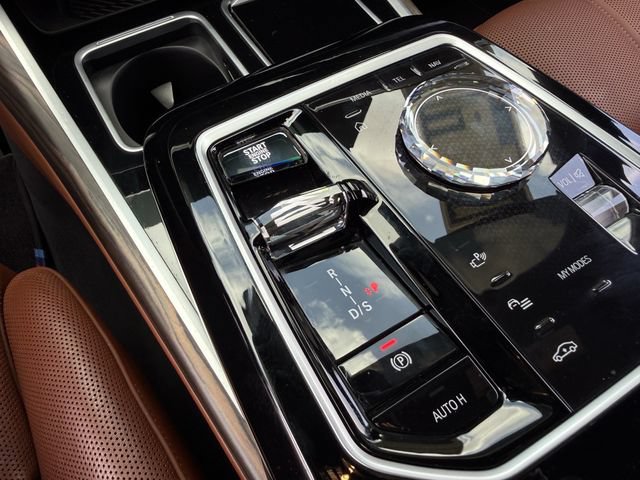 Used 2023 BMW 760i xDrive AWD/4WD image 20