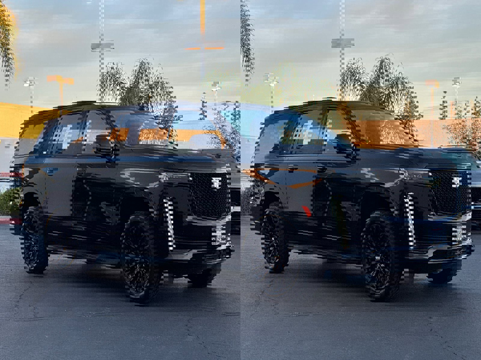 Certified 2024 Cadillac Escalade ESV Sport Platinum w/ LPO, ONYX Package AWD/4WD image 4