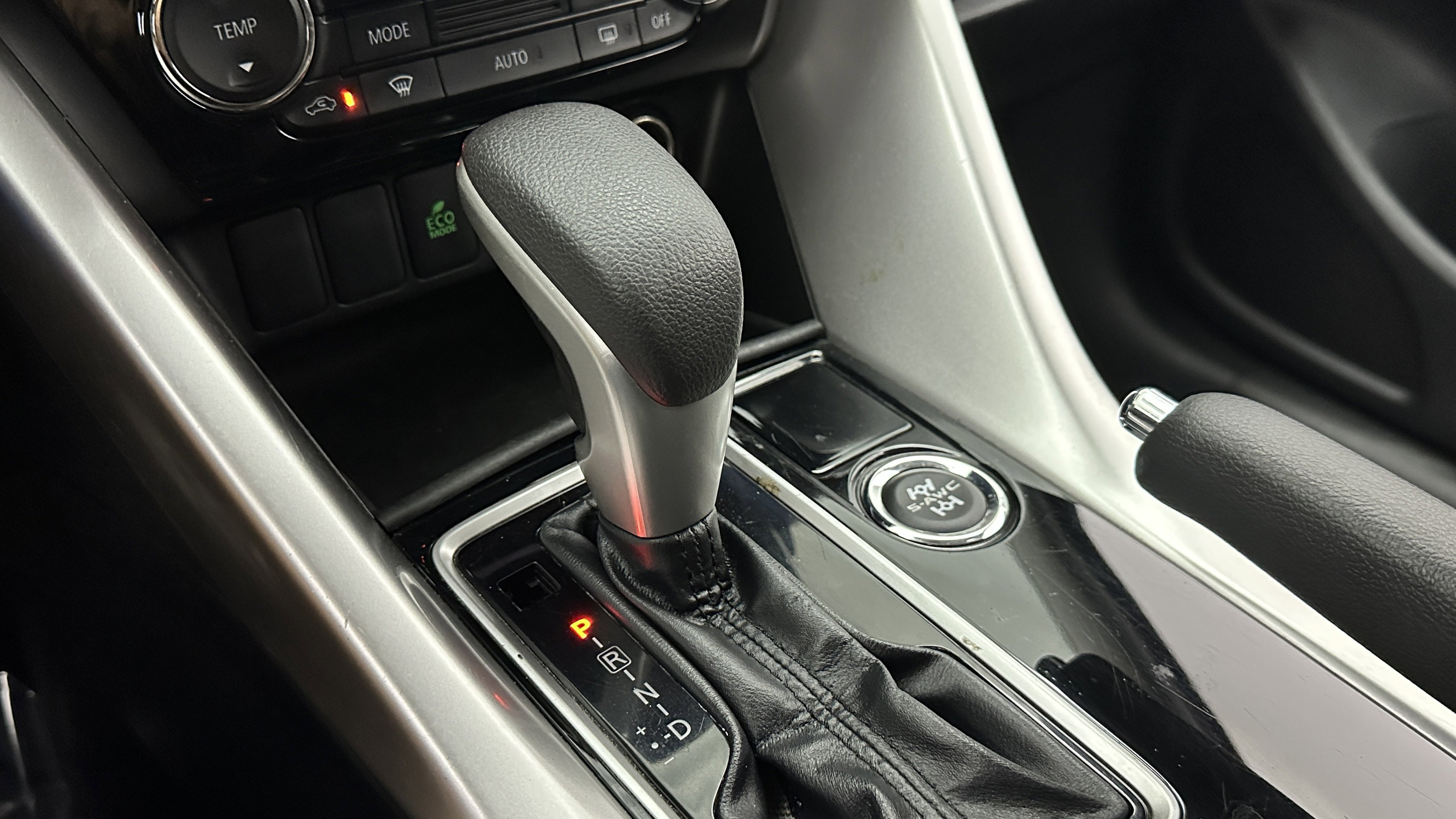 Used 2019 Mitsubishi Eclipse Cross ES AWD/4WD image 13