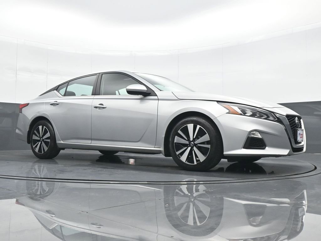 Used 2022 Nissan Altima 2.5 SV image 23