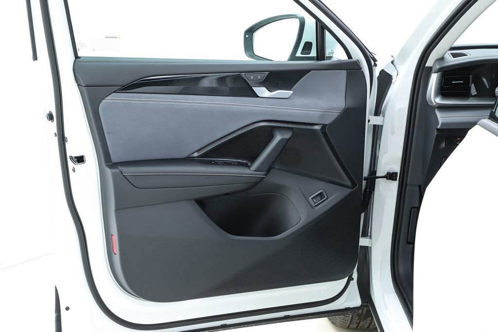 New 2026 Volkswagen Tiguan SE image 18