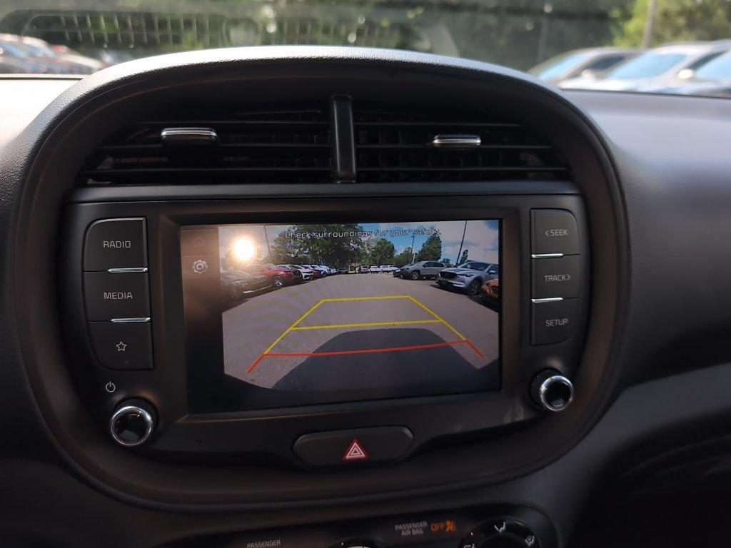 Used 2023 Kia Soul LX w/ Option Group 015 FWD image 19