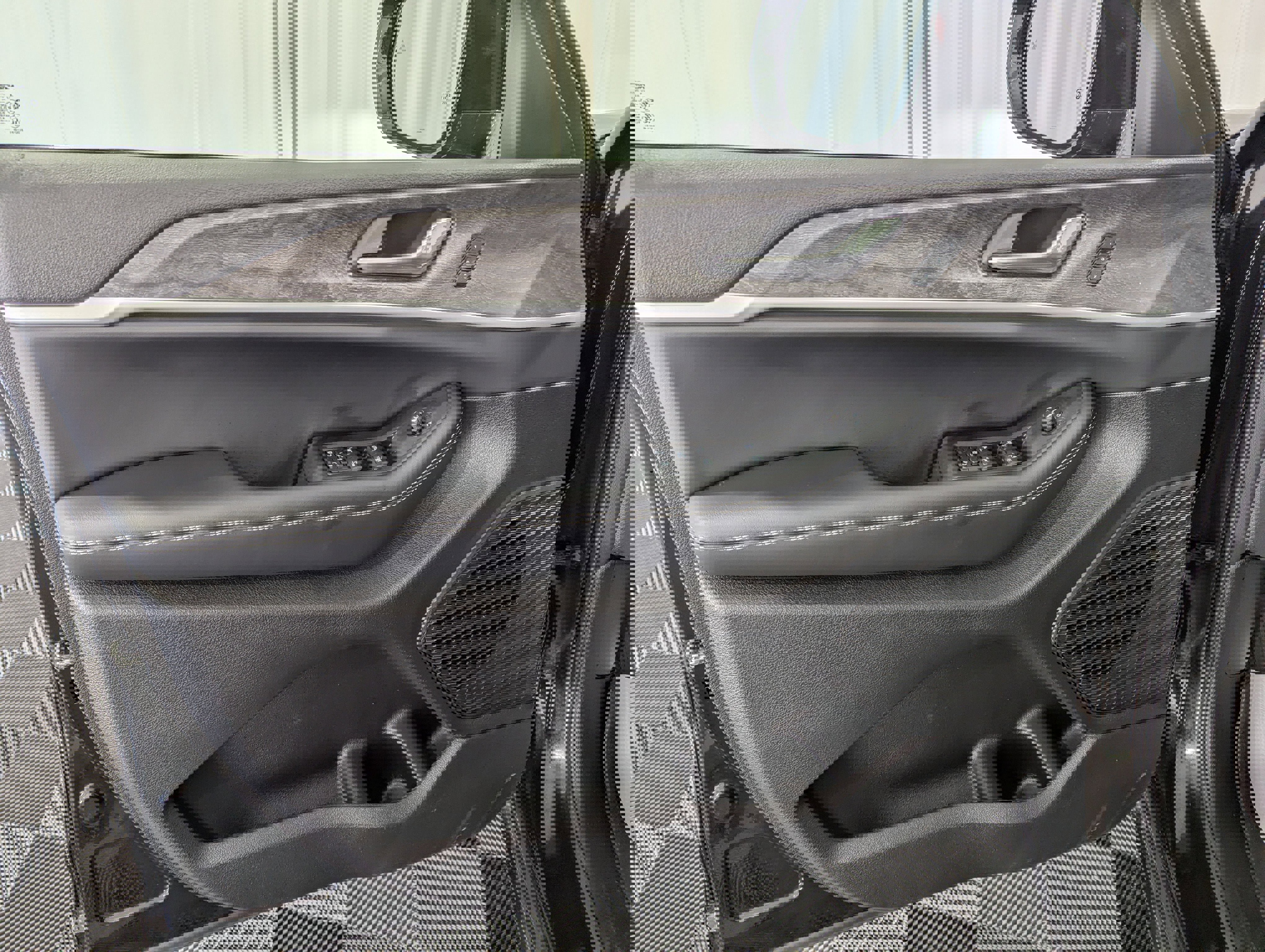 Used 2025 Jeep Grand Cherokee L Limited w/ Black Appearance Package image 17