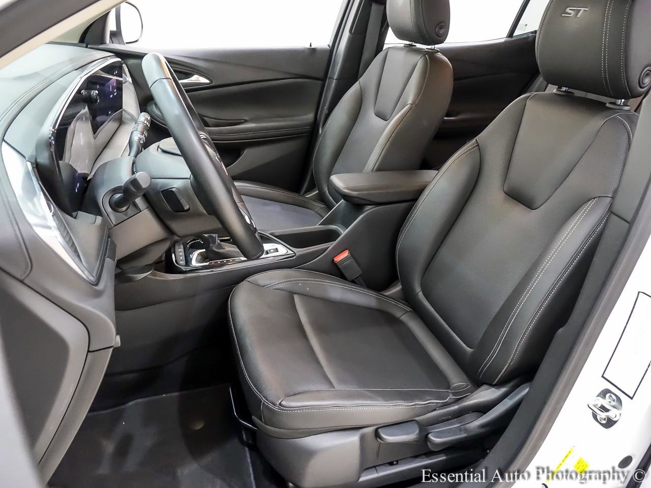 Used 2024 Buick Encore GX Sport Touring AWD/4WD image 13