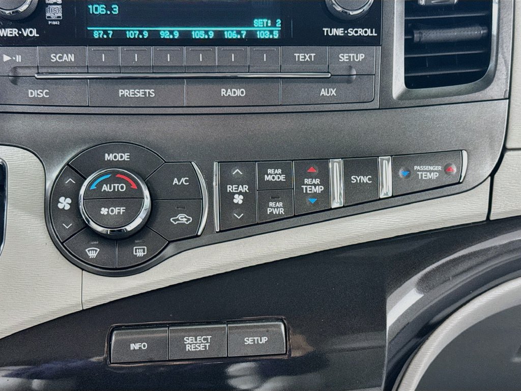 Used 2014 Toyota Sienna LE FWD image 15