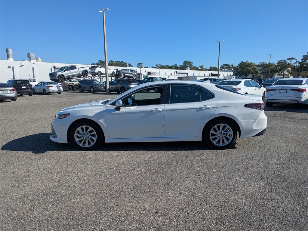 Used 2024 Toyota Camry LE image 6