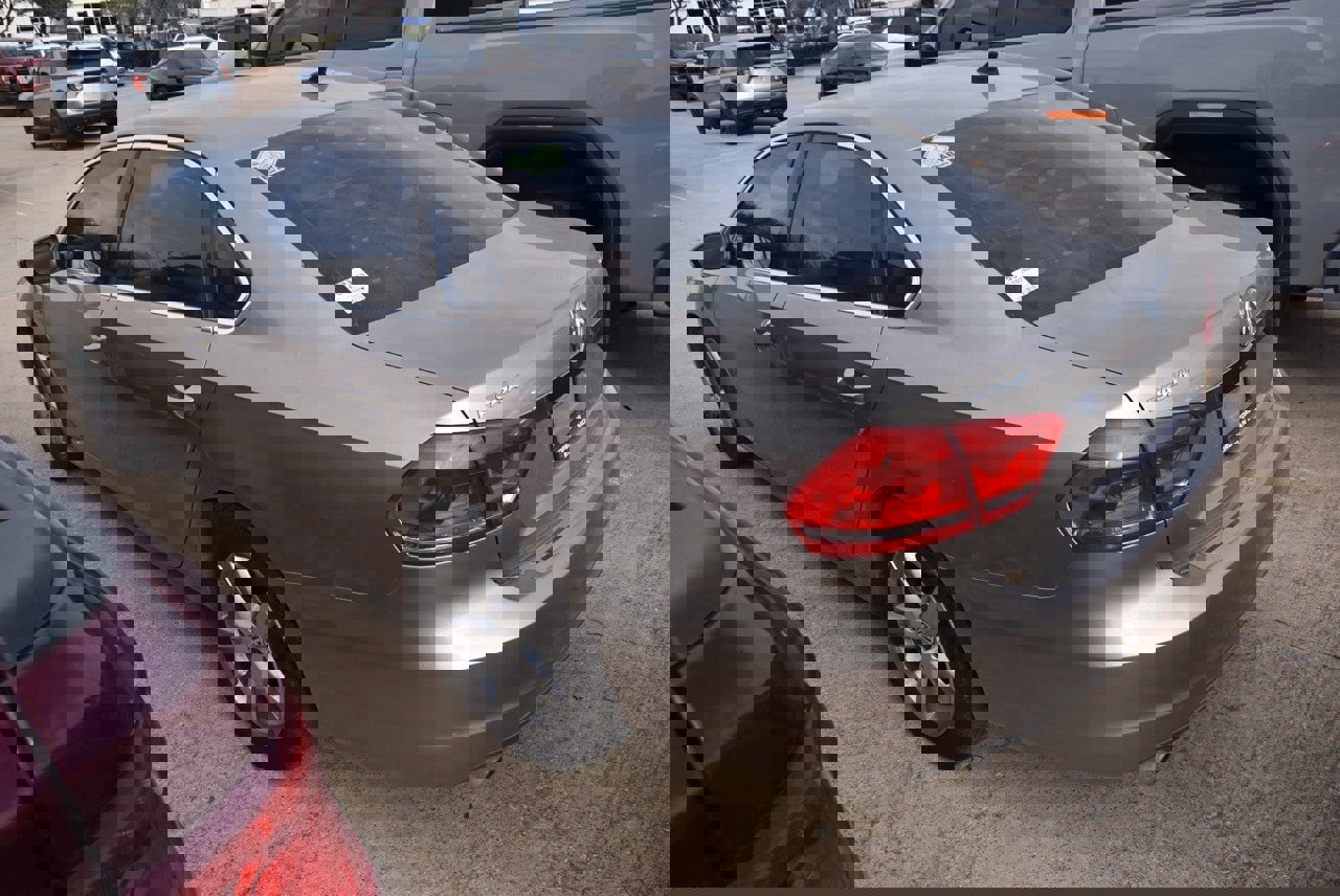 Used 2015 Volkswagen Passat 1.8T Limited Edition image 9