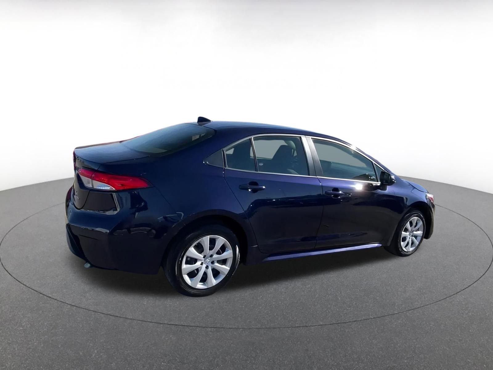 Used 2025 Toyota Corolla LE image 15