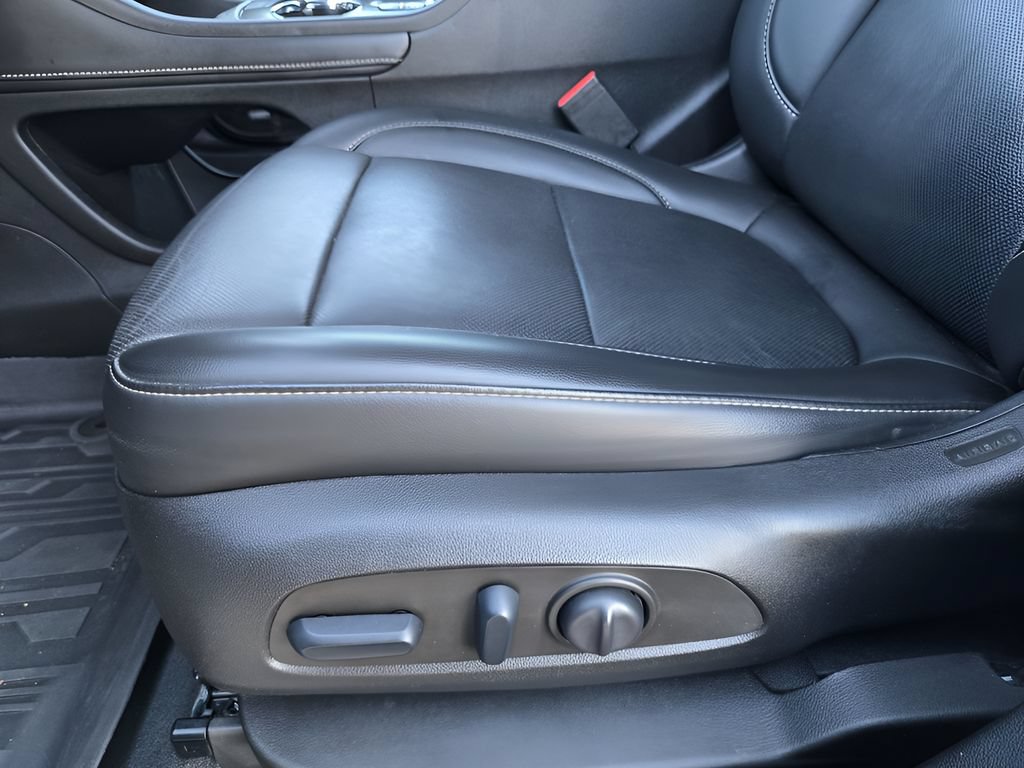 Used 2022 GMC Acadia SLT w/ Elevation Edition FWD image 22