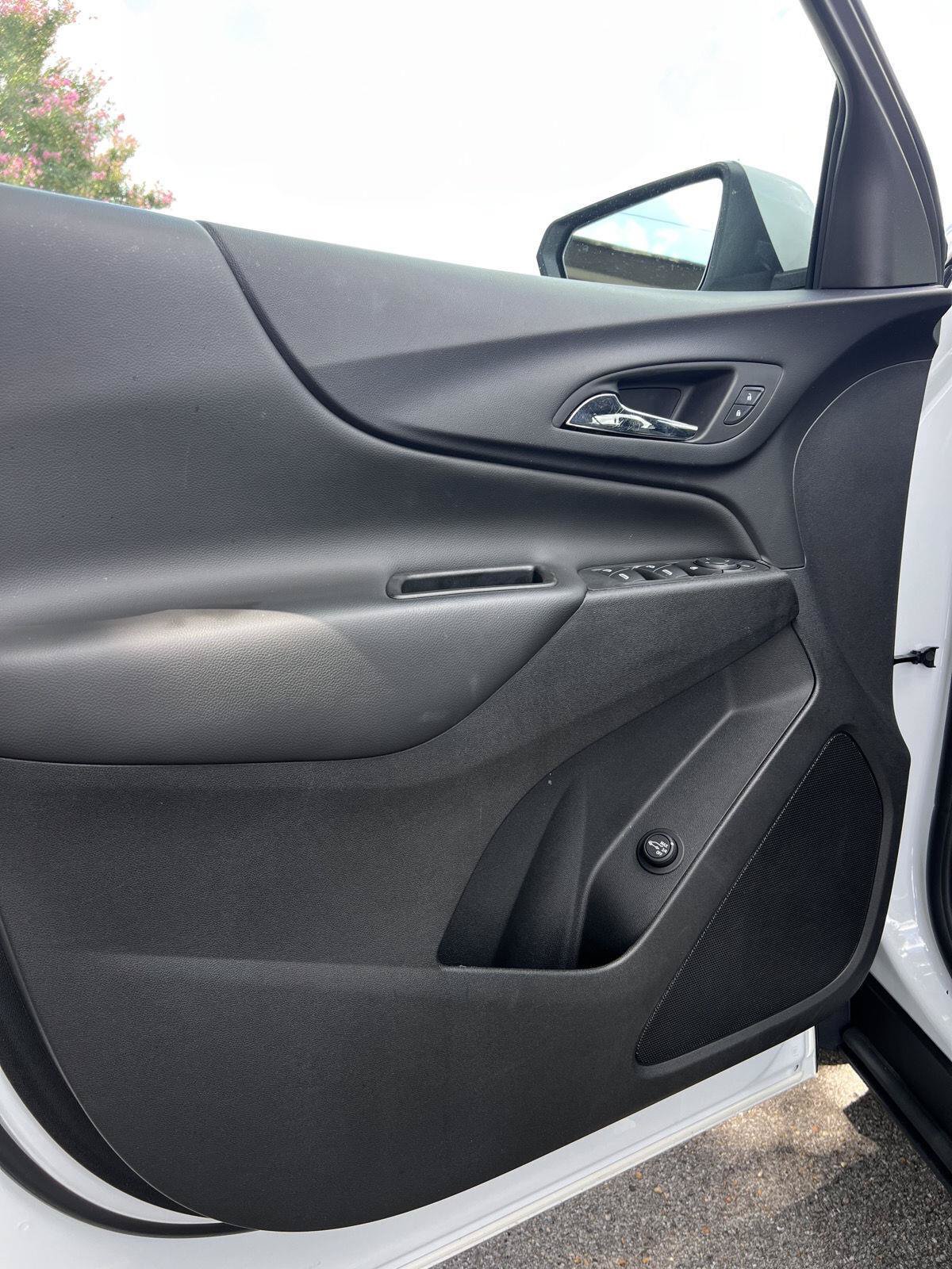 Used 2024 Chevrolet Equinox LT w/ LPO, Floor Liner Package FWD image 13