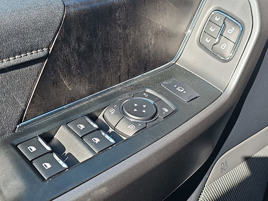 New 2026 Ford F250 Lariat w/ Black Appearance Package image 28