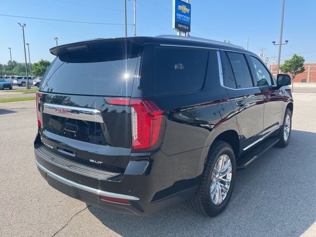 Used 2023 GMC Yukon SLT w/ SLT Premium Package AWD/4WD image 3