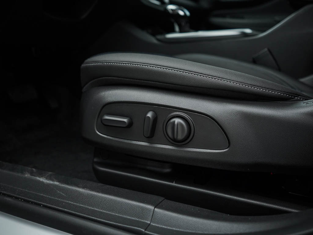New 2026 Buick Envista Sport Touring FWD image 18