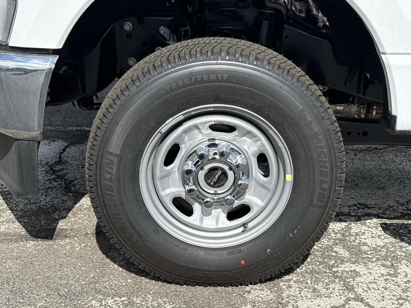 New 2026 Ford F250 XL w/ XL Chrome Package AWD/4WD image 9