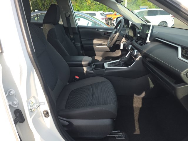 Used 2025 Toyota RAV4 LE AWD/4WD image 13