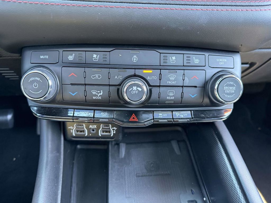 Used 2022 Dodge Durango R/T w/ Blacktop Package AWD/4WD image 30