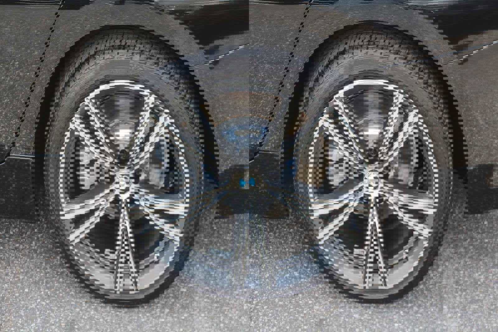 Used 2024 BMW 330i xDrive Sedan w/ Premium Package AWD/4WD image 8