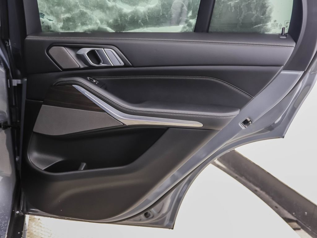 Certified 2025 BMW X5 xDrive50e image 25