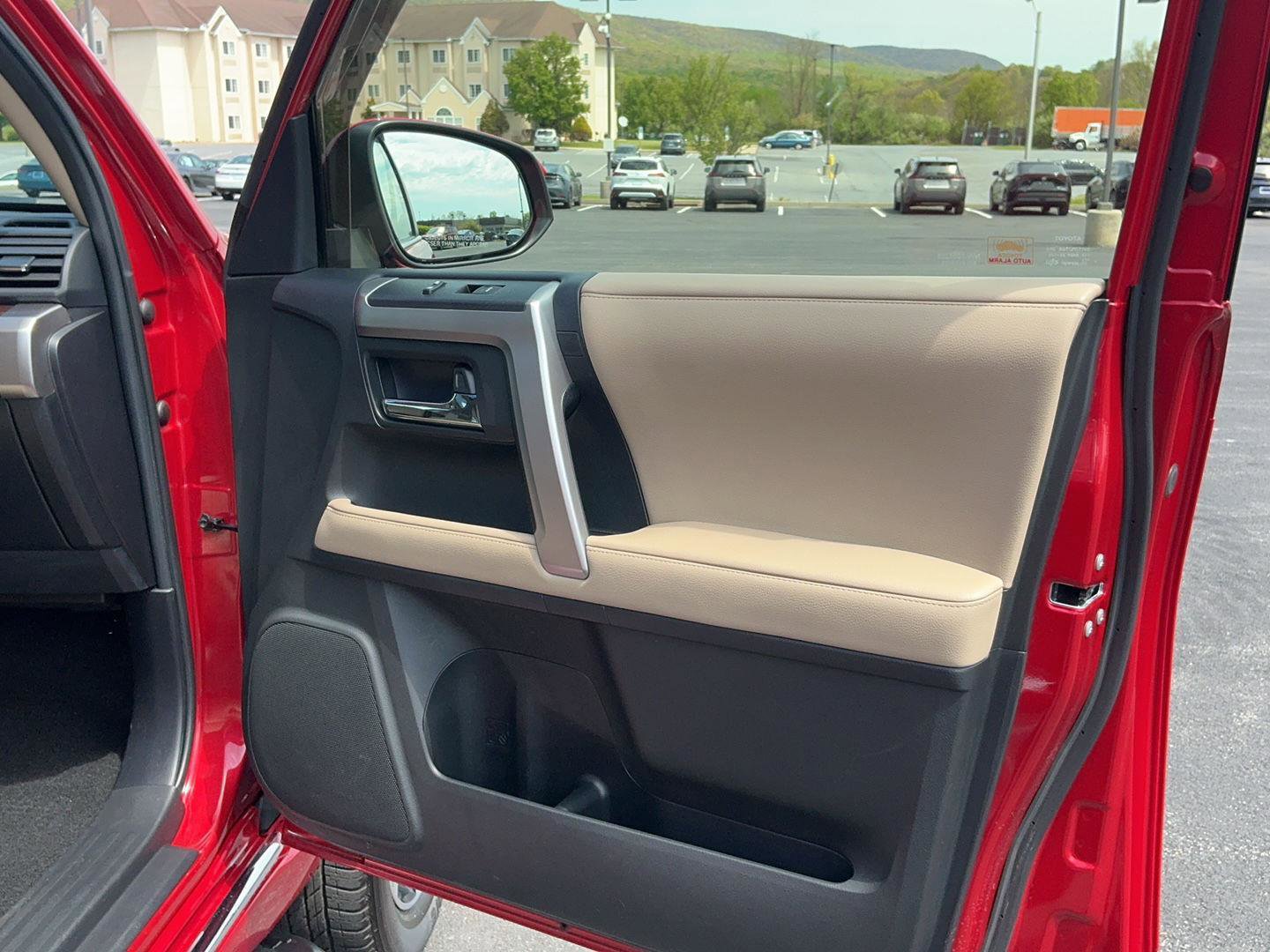 Certified 2021 Toyota 4Runner Limited AWD/4WD image 28