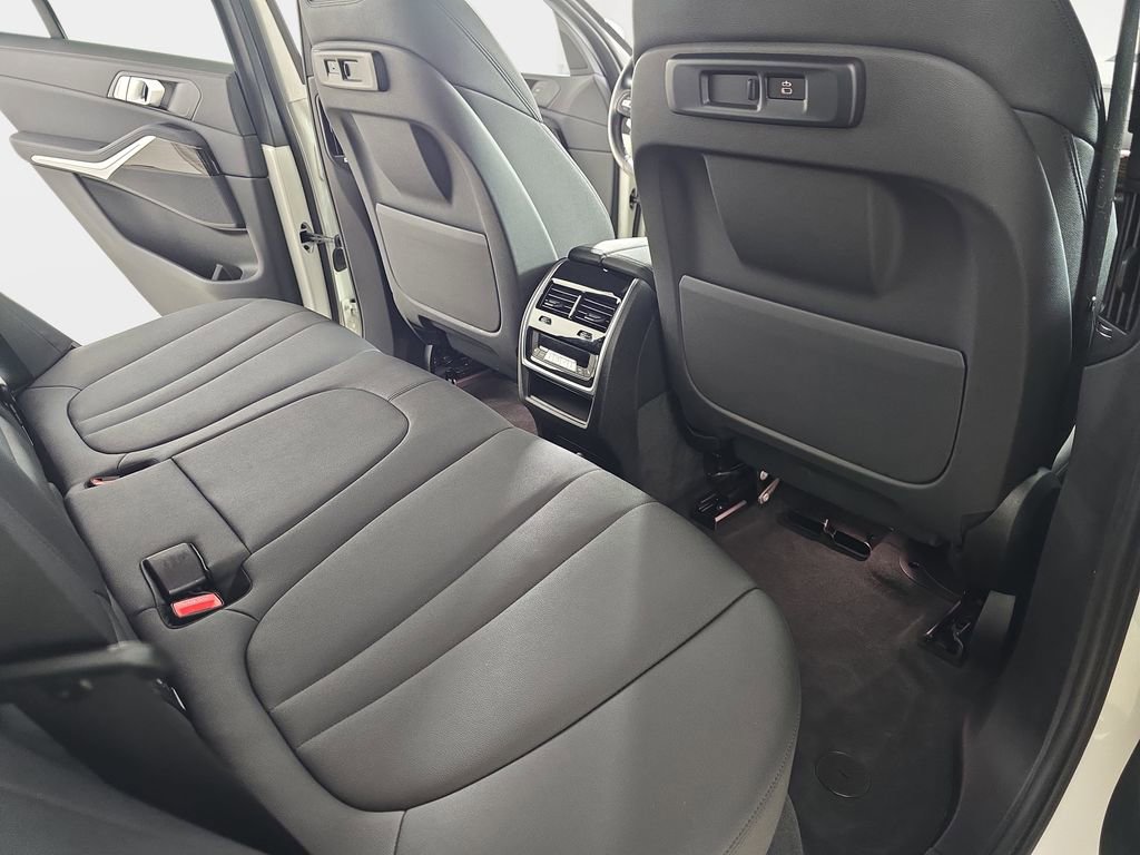 Used 2021 BMW X5 xDrive40i w/ Convenience Package AWD/4WD image 12